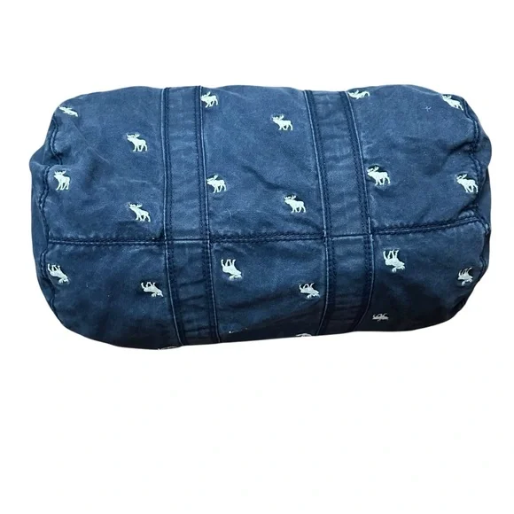 Abercrombie & Fitch Logo Duffel Bag - Picture 6 of 9